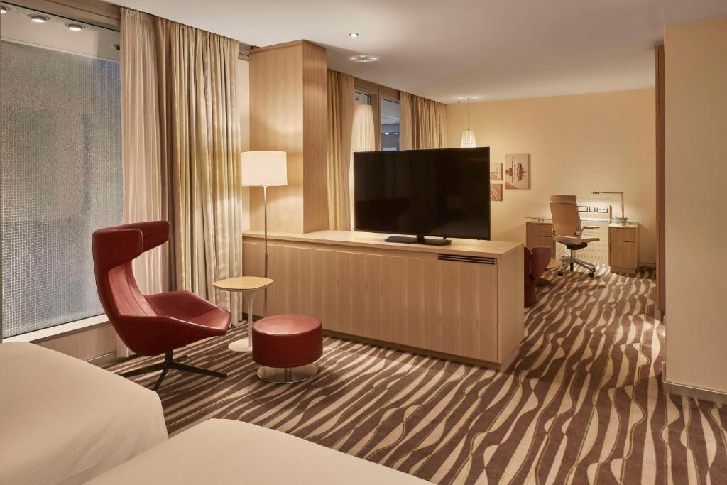Hilton Frankfurt Airport - Resim 27