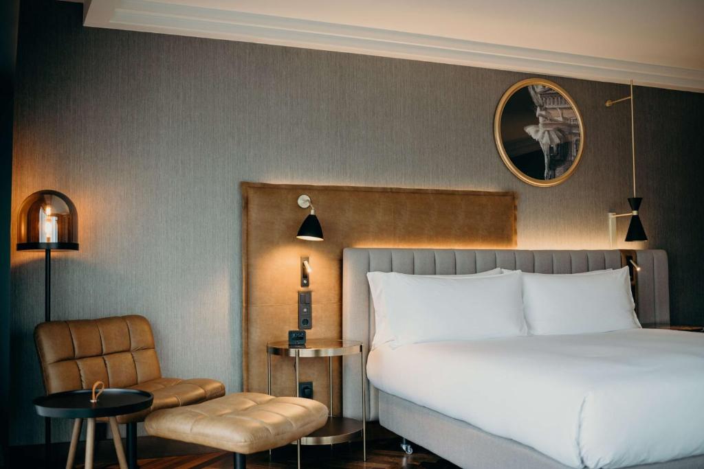 Hilton Frankfurt City Centre - Resim 27