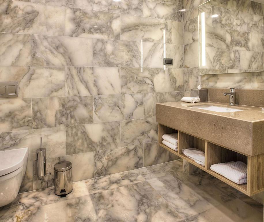 Ванная комната в Hilton Garden Inn Isparta