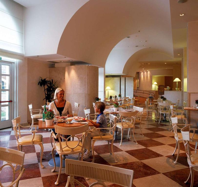 Restaurace v ubytování Hilton Rome Airport