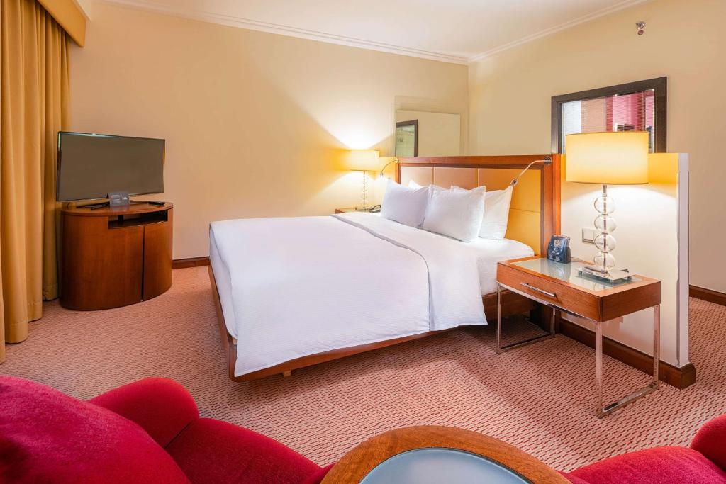 
King Deluxe Business Room
