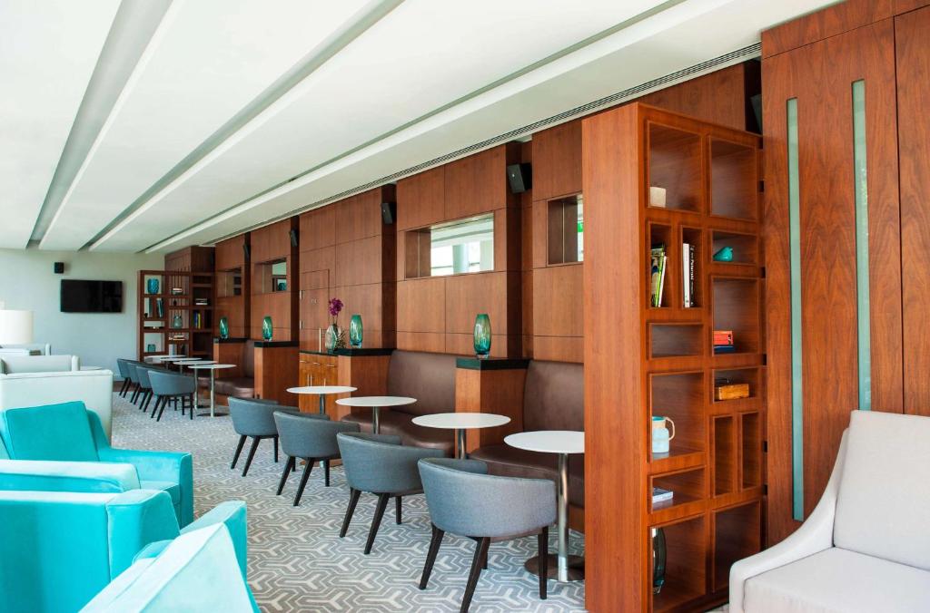 Posedenie v ubytovaní Hilton Warsaw City Hotel