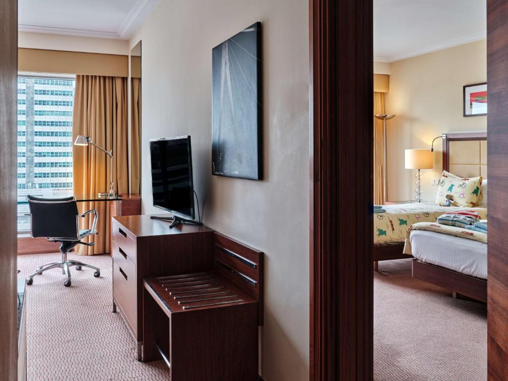 
Family Connecting Rooms
