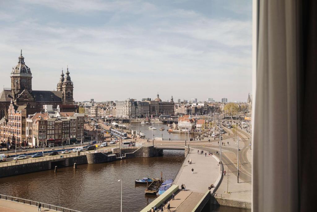 DoubleTree by Hilton Amsterdam Centraal Station - Resim 20