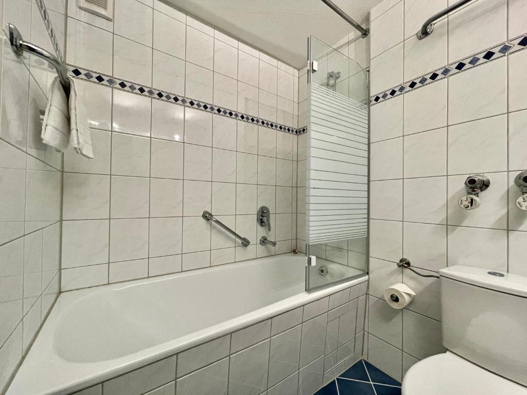 Koupelna v ubytování FeWo Längl -Waldluft- mit Pool und Sauna im Allgäu