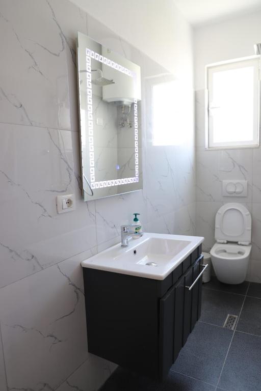 Daniel City Center Apartment - Image 8