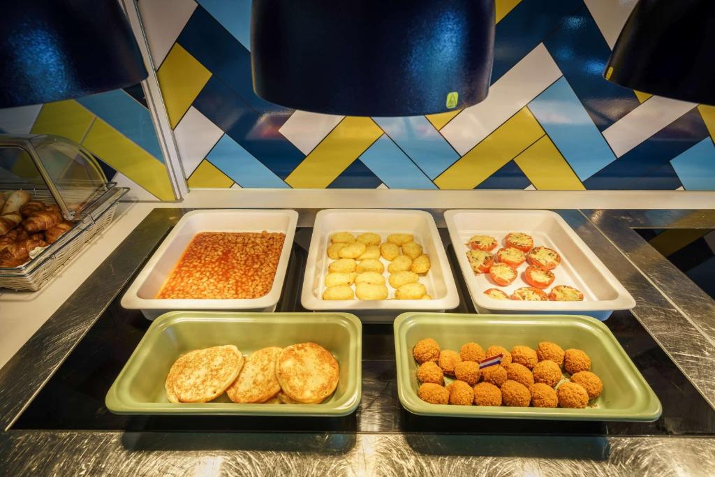 Hampton by Hilton Amsterdam Centre East - Resim 16