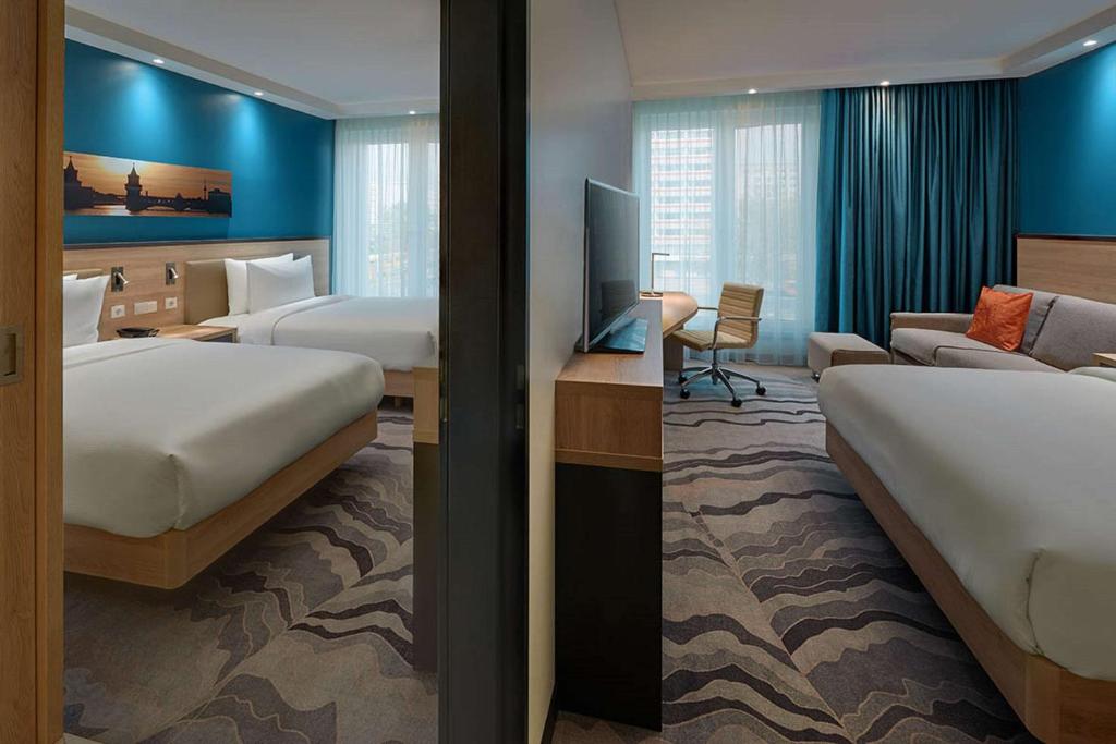 Hampton by Hilton Berlin City Centre Alexanderplatz - Habitaciones Familiares Comunicadas