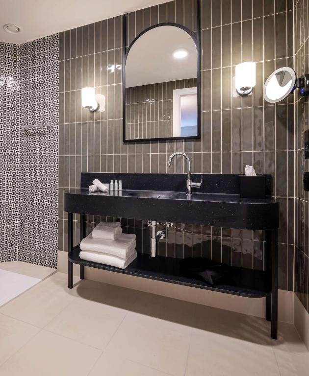 Koupelna v ubytování DoubleTree By Hilton Brussels City
