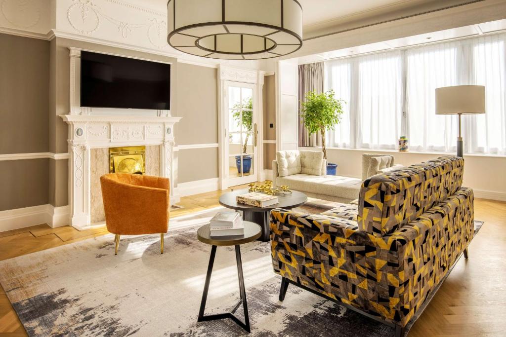 DoubleTree By Hilton Brussels City - Resim 45