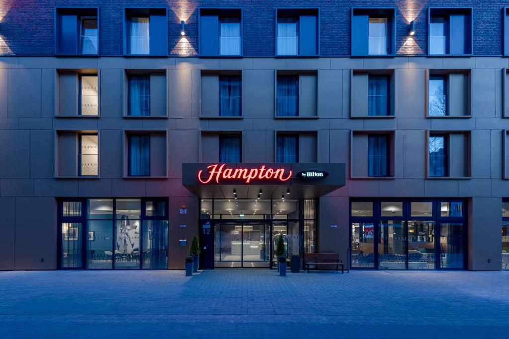 Hampton by Hilton Düsseldorf City Centre - Resim 12