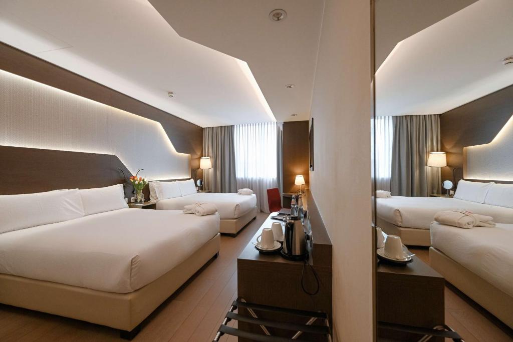 Postel nebo postele na pokoji v ubytování DoubleTree by Hilton Yerevan City Centre
