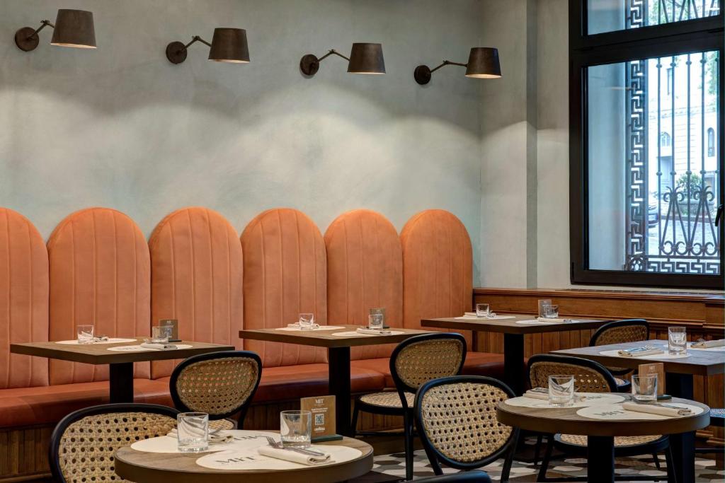 Posedenie v ubytovaní DoubleTree By Hilton Rome Monti