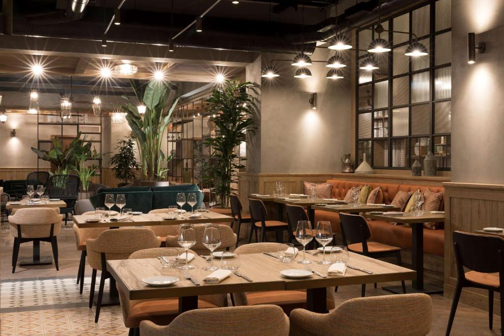 Posedenie v ubytovaní DoubleTree By Hilton Rome Monti