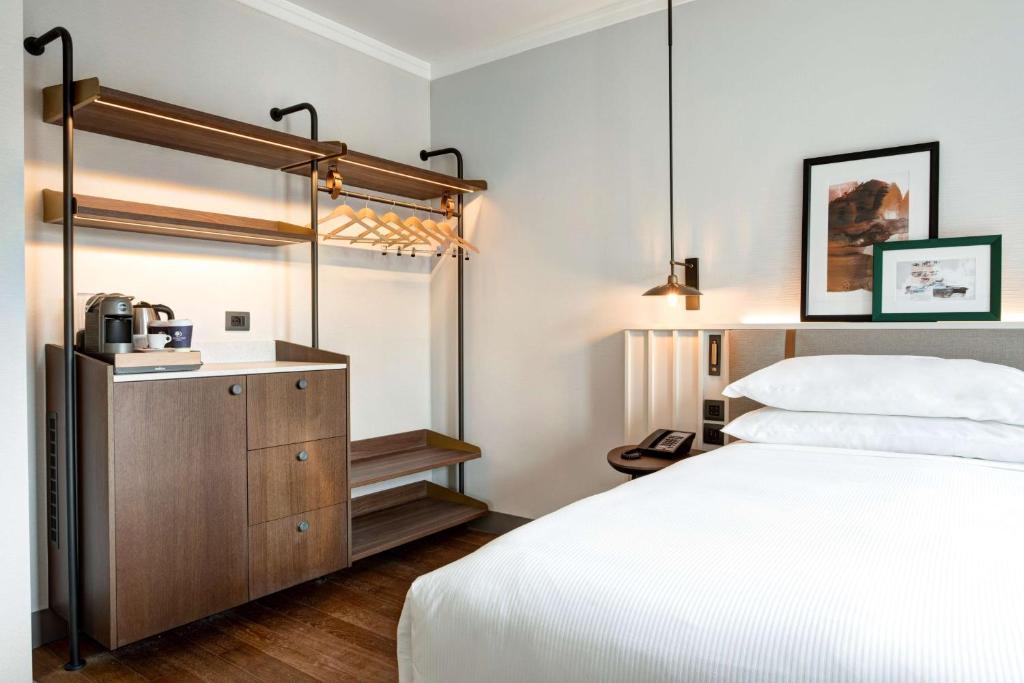 Posteľ alebo postele v izbe v ubytovaní DoubleTree By Hilton Rome Monti
