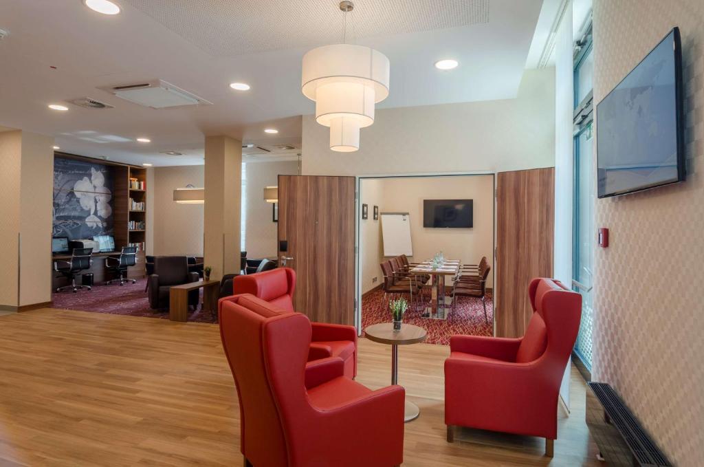 Hampton by Hilton Frankfurt City Centre - Resim 8