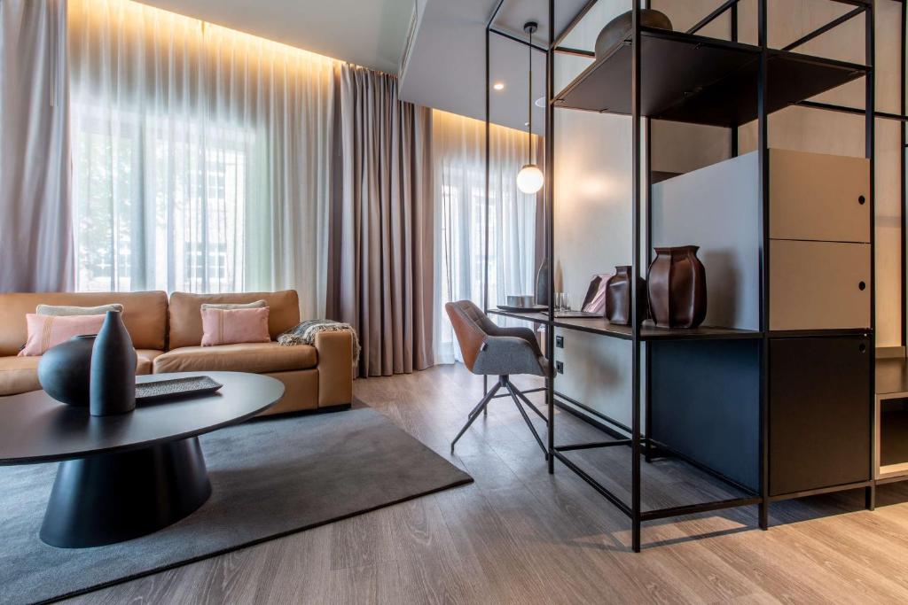 Posezení v ubytování Hilton Garden Inn Mannheim