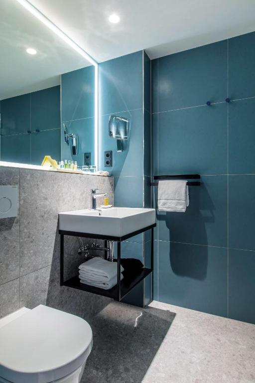 Koupelna v ubytování Hilton Garden Inn Mannheim