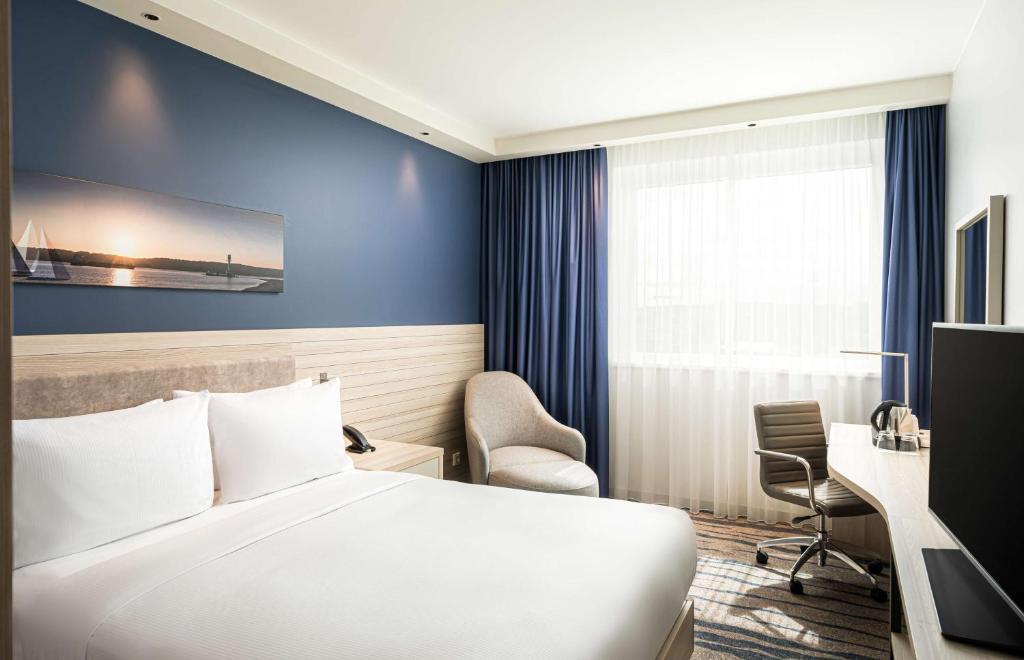 Hampton By Hilton Kiel - Queen Room With City View