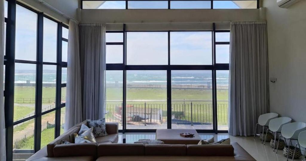 Inglis Heritage, Cozy 2-BDRM near Waterfront | Apartment in Halifax