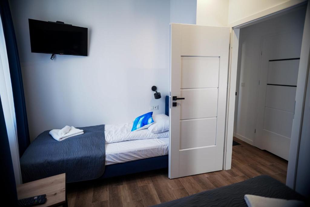 La Familia TYBURA - 12