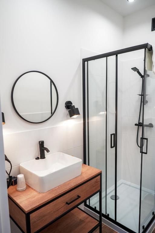 La Familia TYBURA - 14