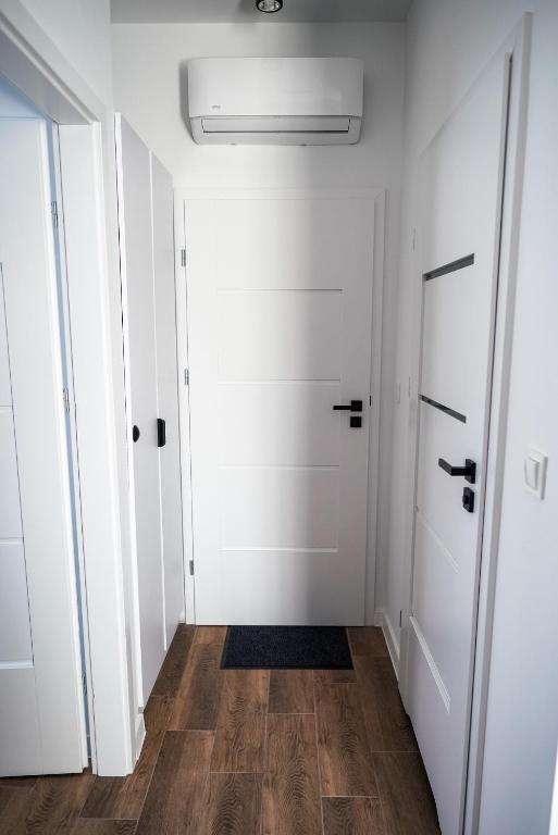 La Familia TYBURA - 13