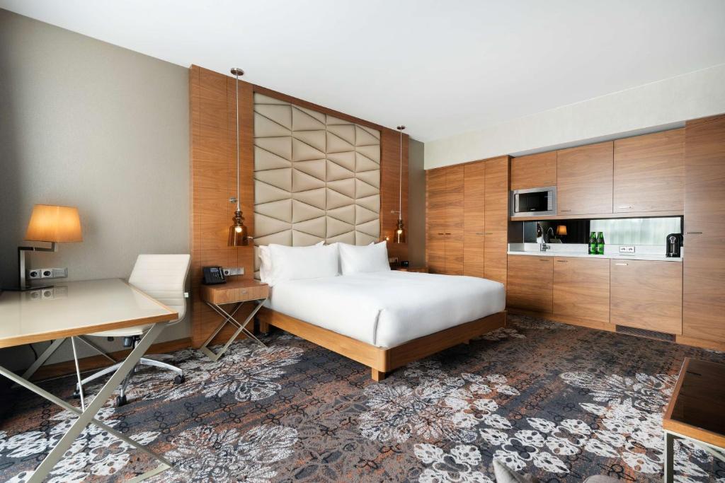 DoubleTree by Hilton Krakow Hotel & Convention Center - Resim 27