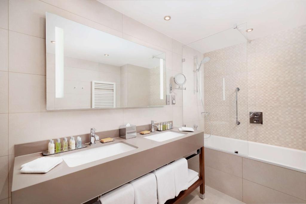 DoubleTree by Hilton Krakow Hotel & Convention Center - Resim 28