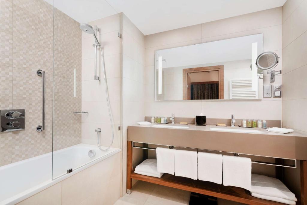 DoubleTree by Hilton Krakow Hotel & Convention Center - Resim 31