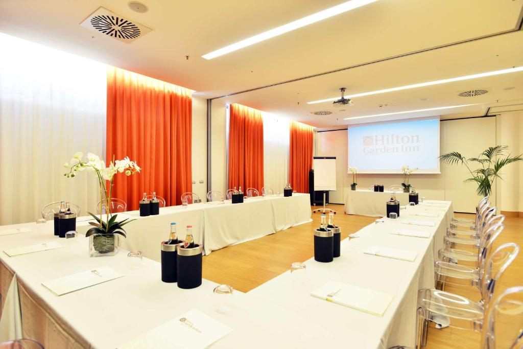 Hilton Garden Inn Milan North - Resim 33
