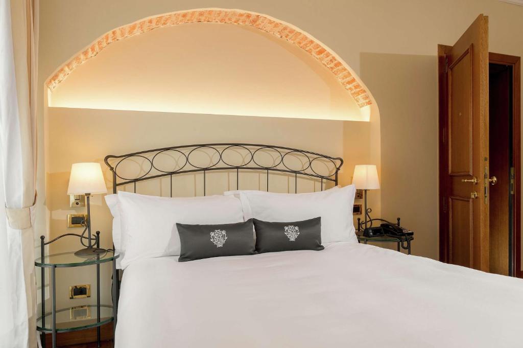 Grand Hotel Villa Torretta, Curio Collection by Hilton - Superior Queen Room