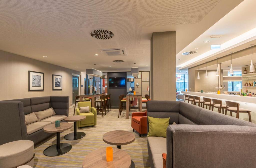 Hampton By Hilton Munich City West - Resim 15