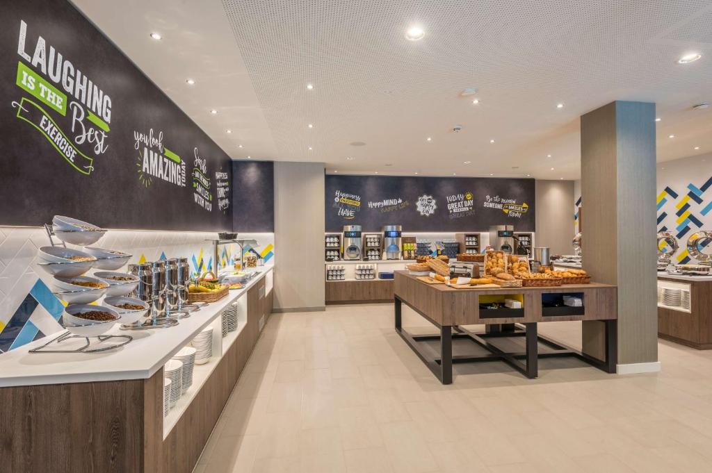 Hampton By Hilton Munich City West - Resim 17