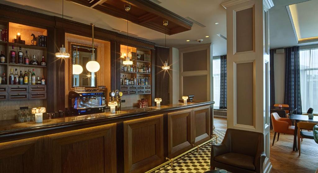 Reykjavik Konsulat Hotel, Curio Collection By Hilton - Resim 5