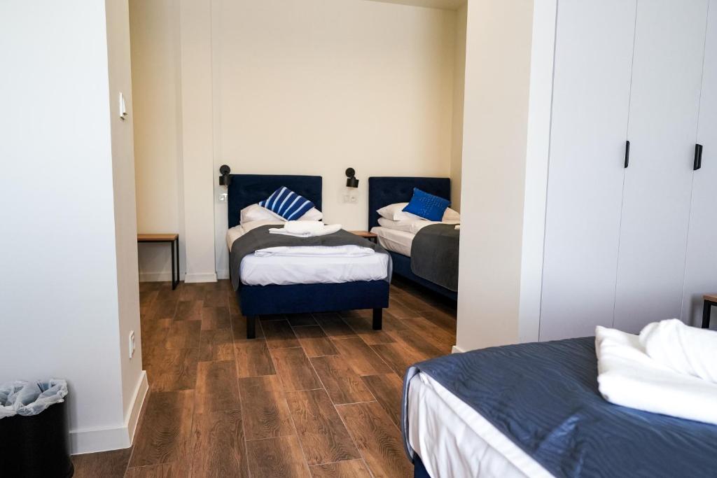 La Familia TYBURA - Familiekamer Met Badkamer
