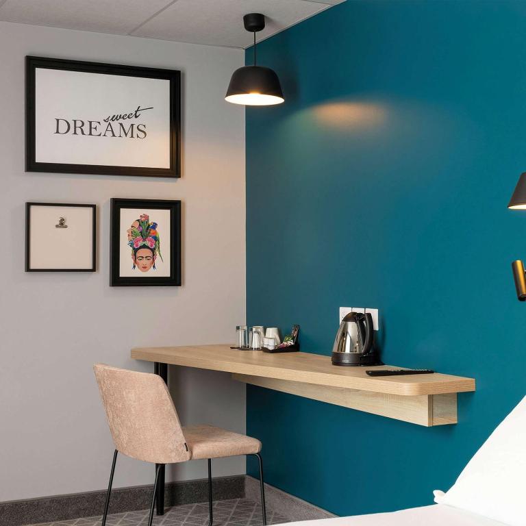 Hampton by Hilton Tours Centre, France - King Room - Mobility Accessible