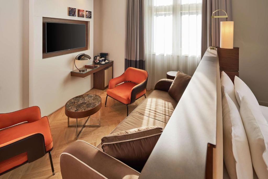 DoubleTree By Hilton Trieste - Corner Junior King Suite