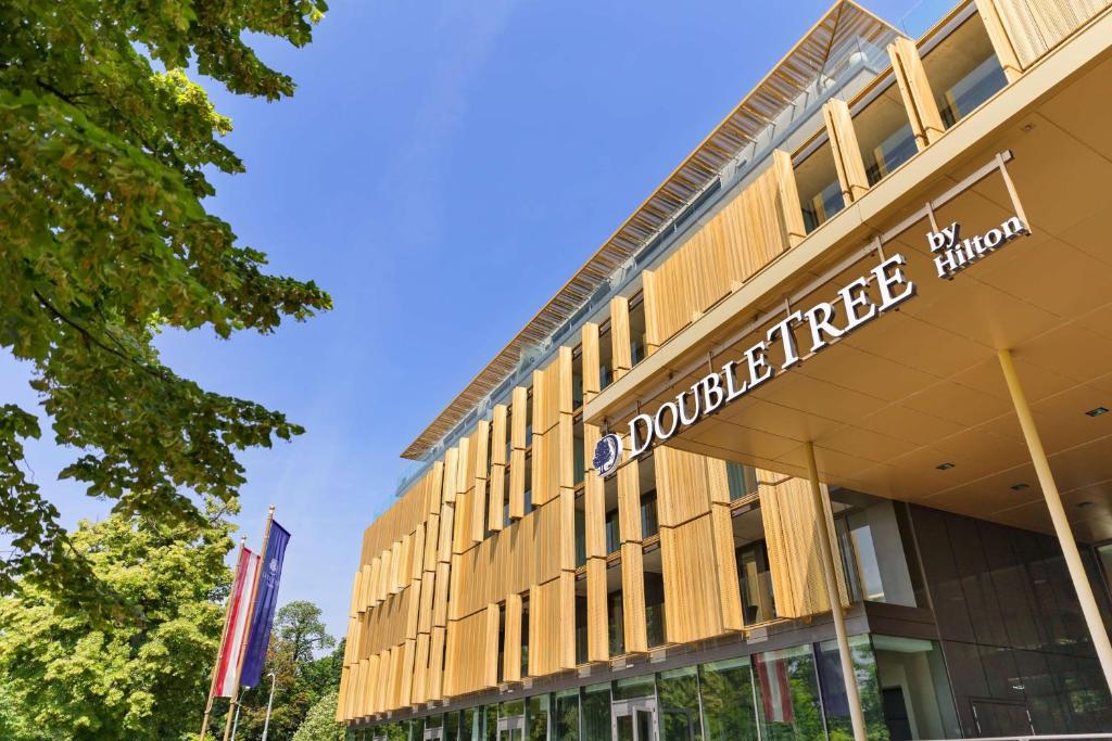 The building in which a szállodákat is located