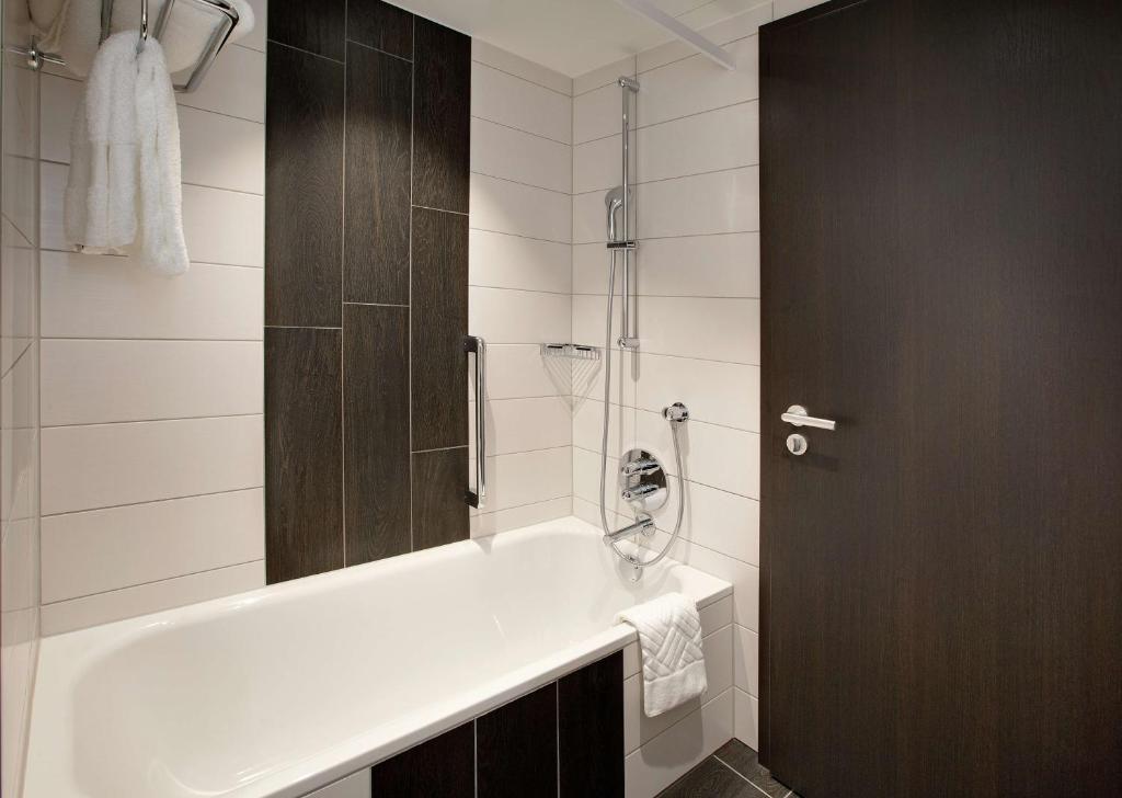 Koupelna v ubytování Hilton Garden Inn Zurich Limmattal