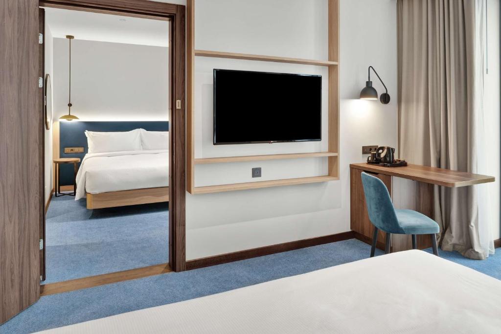 Hilton Garden Inn Riga Old Town - Habitaciones De Conexión Familiar