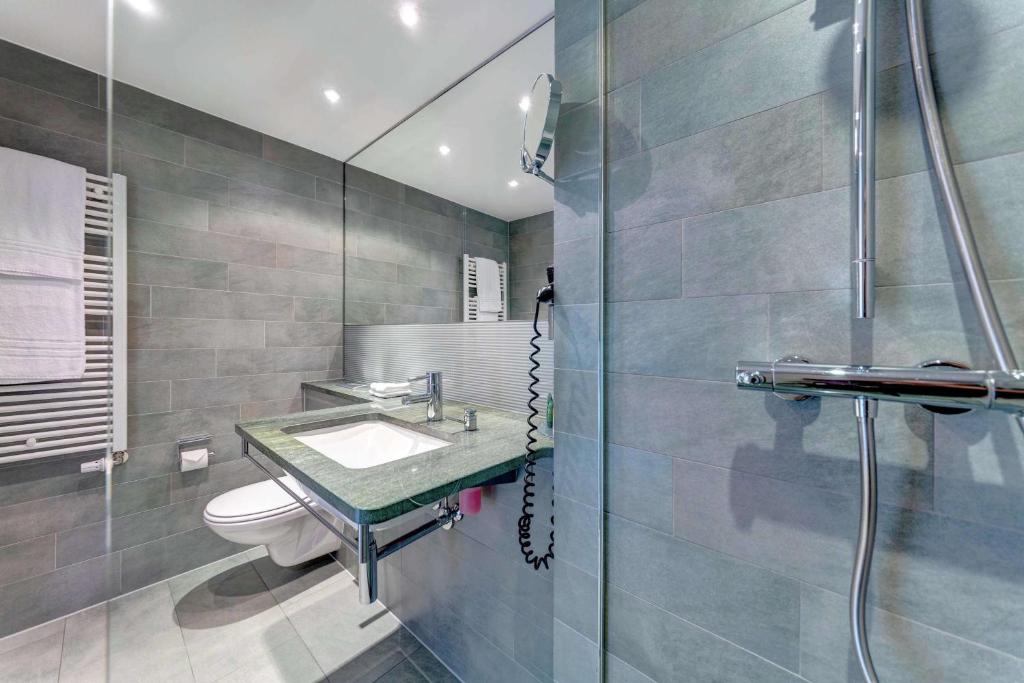 Hilton Garden Inn Stuttgart NeckarPark - Resim 16