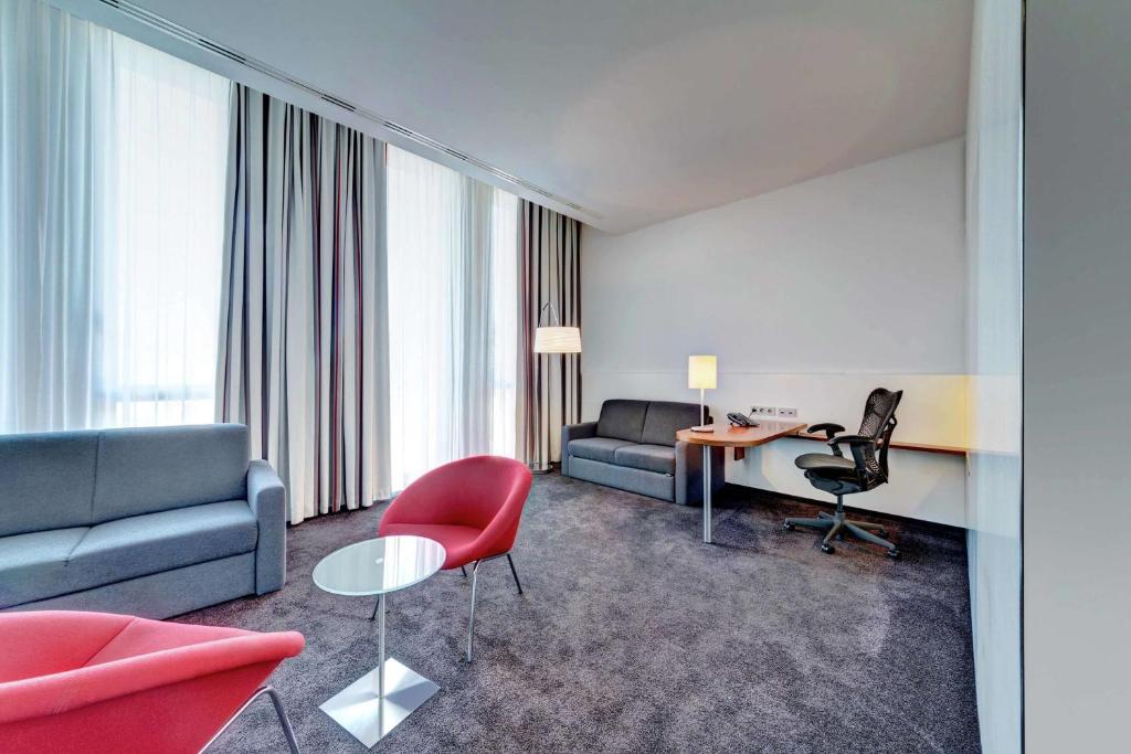 Posezení v ubytování Hilton Garden Inn Stuttgart NeckarPark