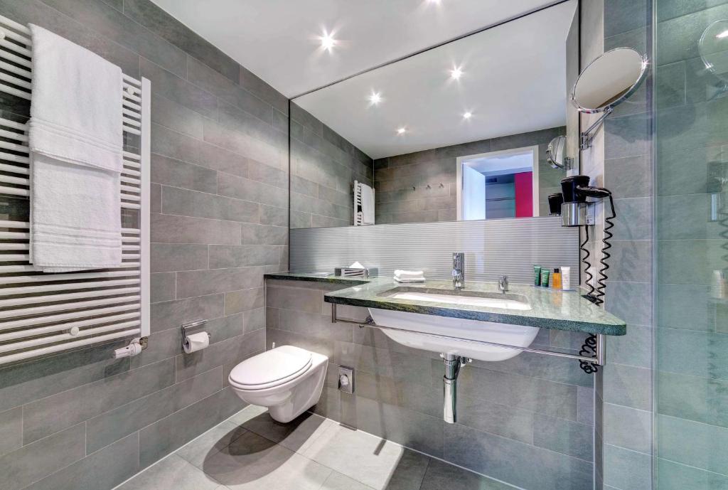 Hilton Garden Inn Stuttgart NeckarPark - Resim 23