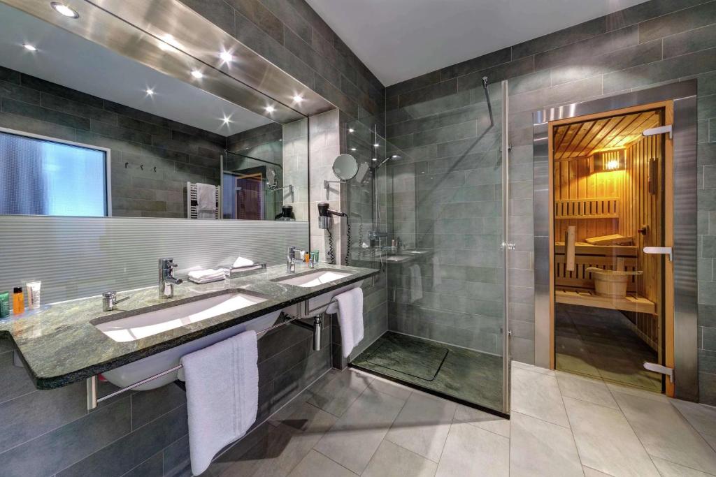 Hilton Garden Inn Stuttgart NeckarPark - Resim 25