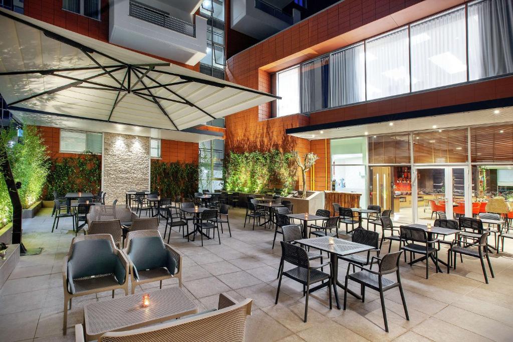 Hilton Garden Inn Tirana - Image 4