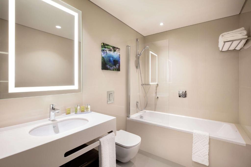 Hilton Garden Inn Tirana - Image 3