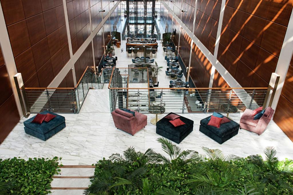 Posezení v ubytování DoubleTree by Hilton Turin Lingotto