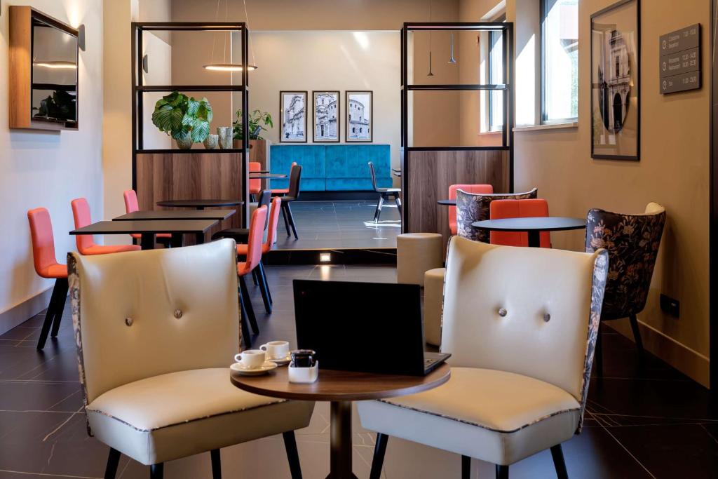 Posezení v ubytování DoubleTree by Hilton Brescia