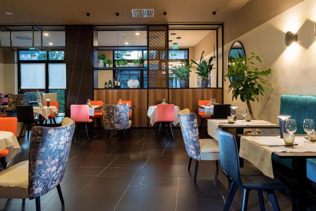 Posezení v ubytování DoubleTree by Hilton Brescia